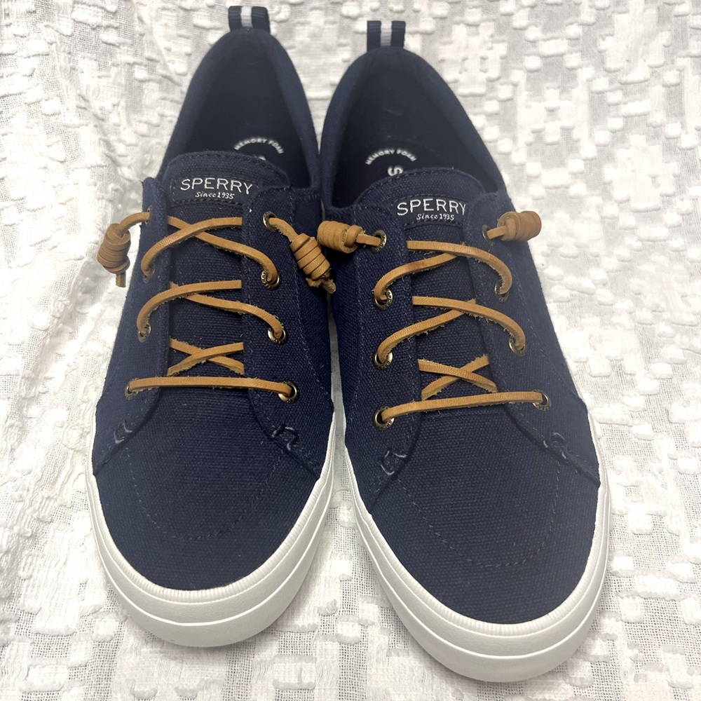 Brand new! Sperry Crest Vibe Navy Linen tennis shoes